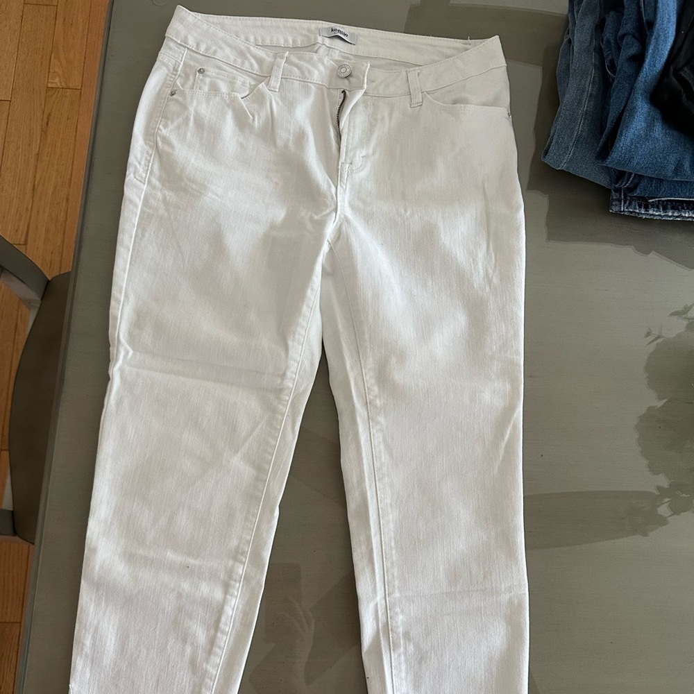 White skinny jeans